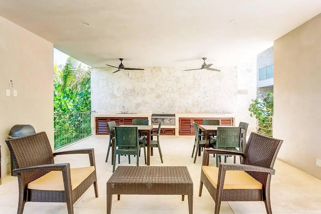 Tortuga Azul Private Terrace Rooftop Pool W Bbq Beach Access 11 Pools Free Beach Club Akumal 0*,  Mexico